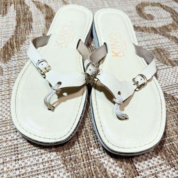 KINO Sandals - leather cream thong with buckles. Size 9
Key West originals - Picture 3 of 6